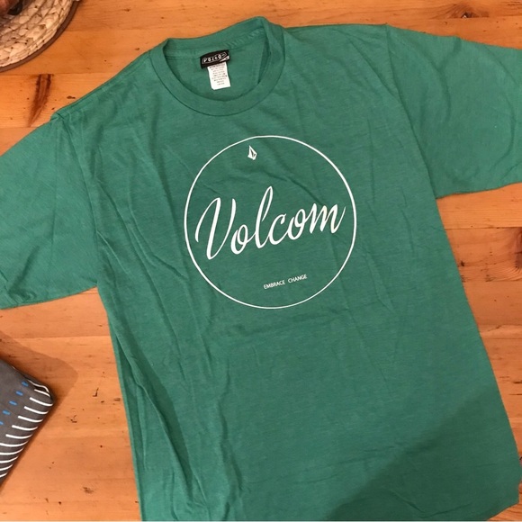 🏄VOLCOM Short Sleeve Tee - Picture 2 of 6